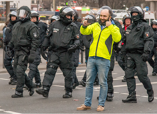 Selfie à Francfort le 18 mars 2015 à la fin de la manifestation suscitée par l'inauguration du nouveau siège de la BCE.